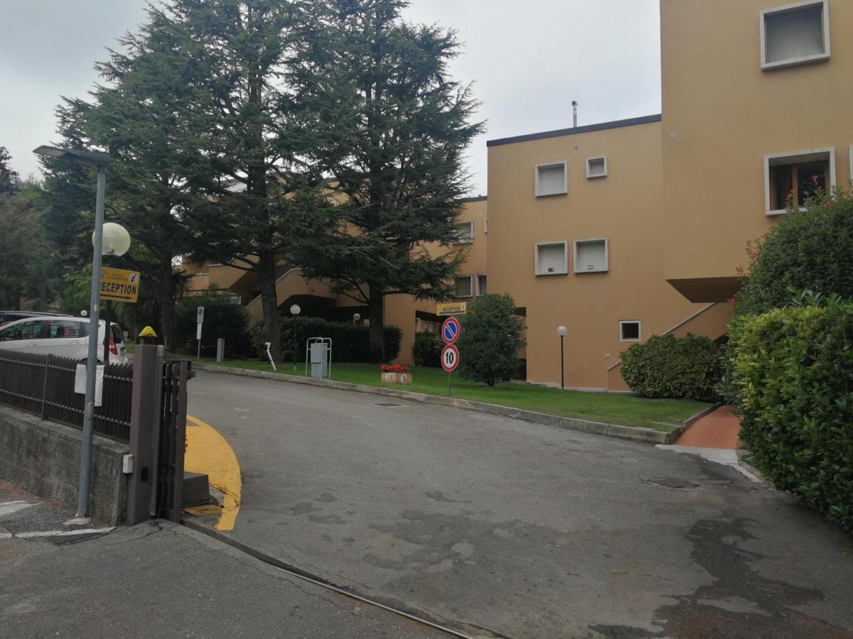 Appartamenti Massimiliano Пескьера-дель-Гарда Экстерьер фото